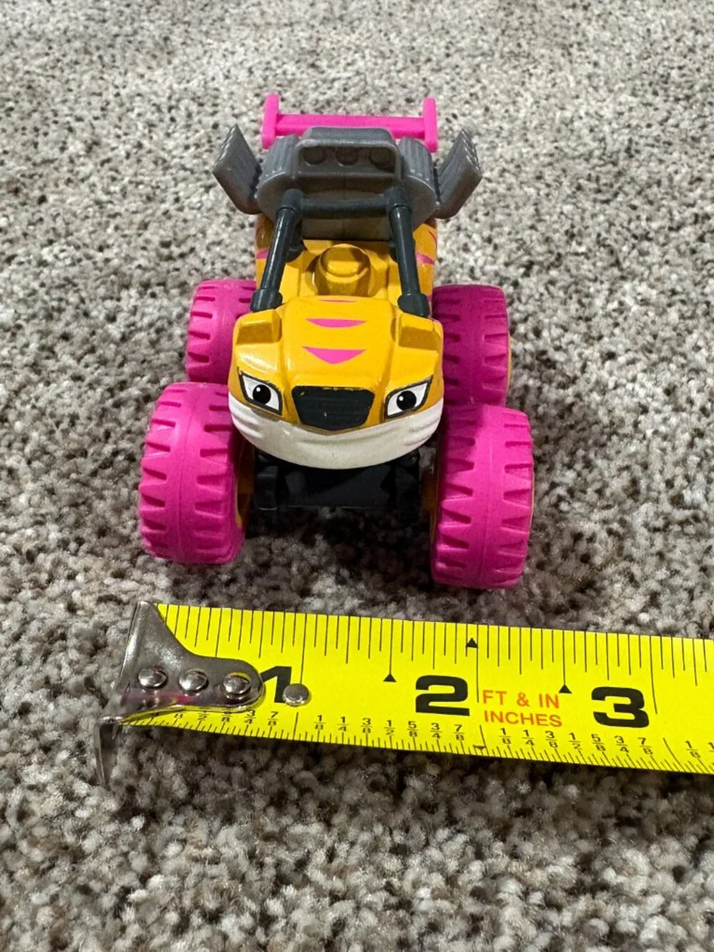 Blaze Monster Machines Engine Stripes GWX79 Diecast Fisher Price